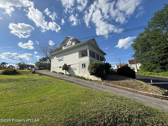 3rd image of 196 Miller St