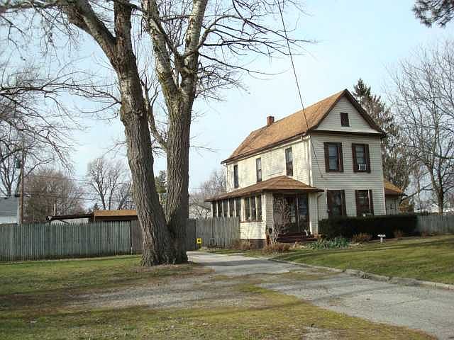 2nd image of 4925 Douglas Rd