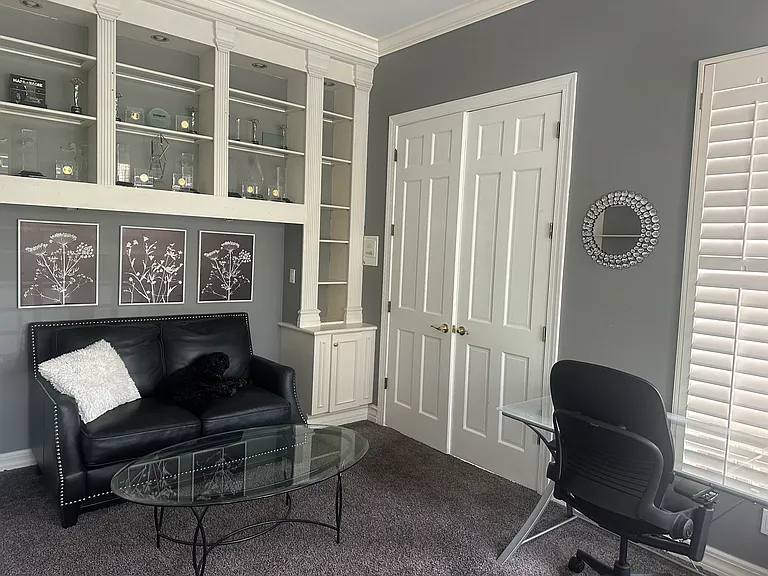 212 Silverado Dr — Photo 24