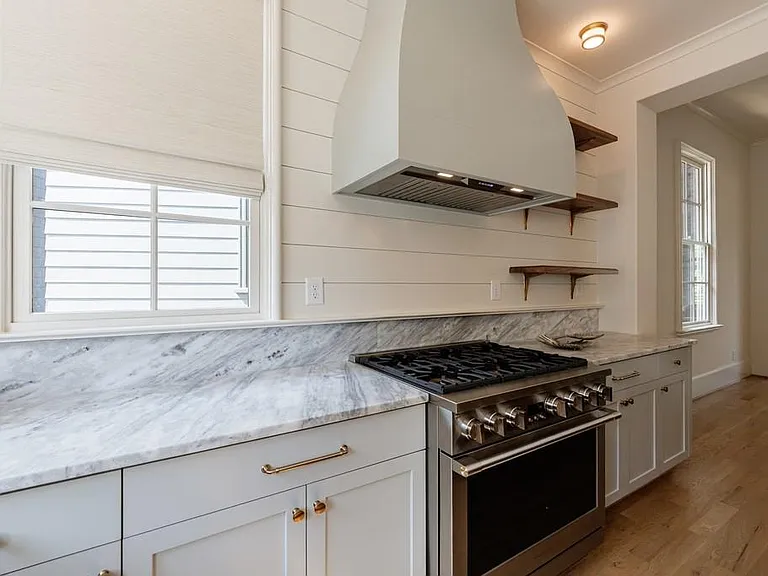 81 Delmont Dr NE — Photo 15