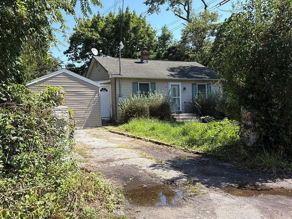 2nd image of 448 Revilo Avenue