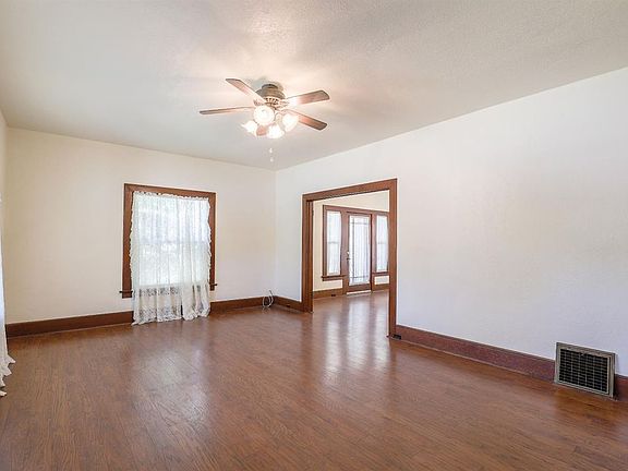 5th image of 1120 Arcade Blvd