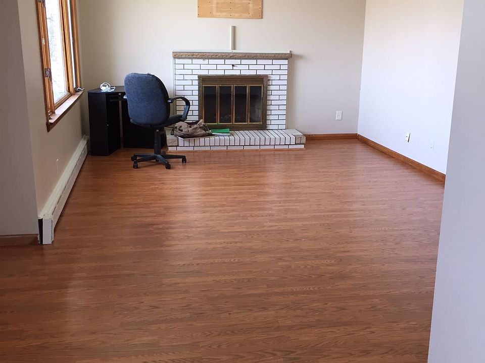 1st image of 19 Wintergreen Pl