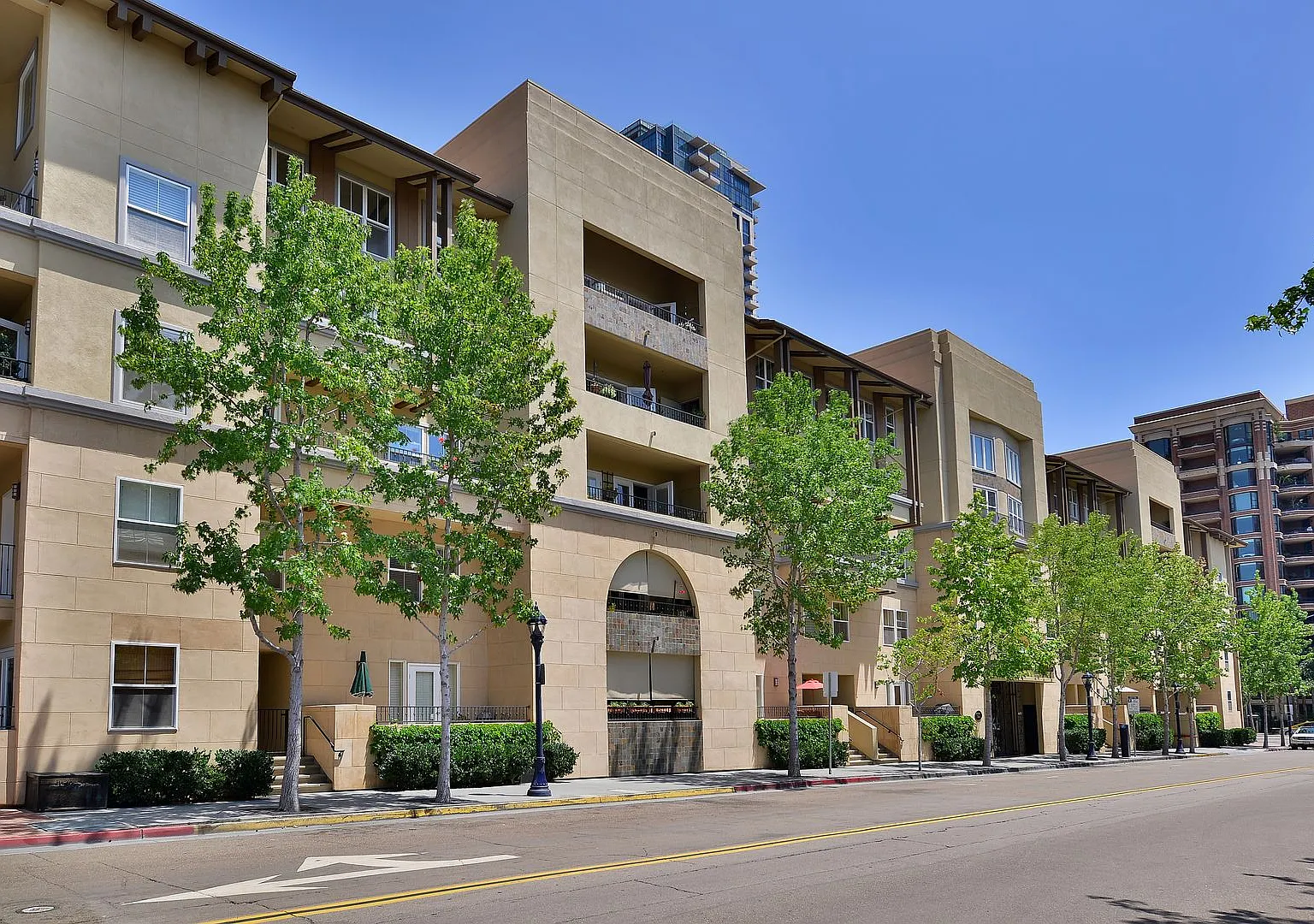 Expansive Marina District 2 Bedroom at City Walk! Small Pet OK! Available for Immediate Occupancy... — Photo 1