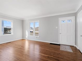 819 15th Ave SW, Cedar Rapids, IA 52404