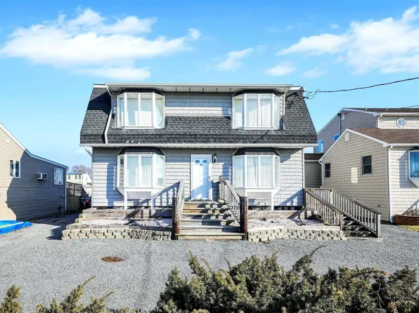 24 Namkee Lane, Blue Point, NY 11715