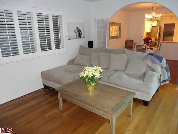5th image of 2912 Overland Ave