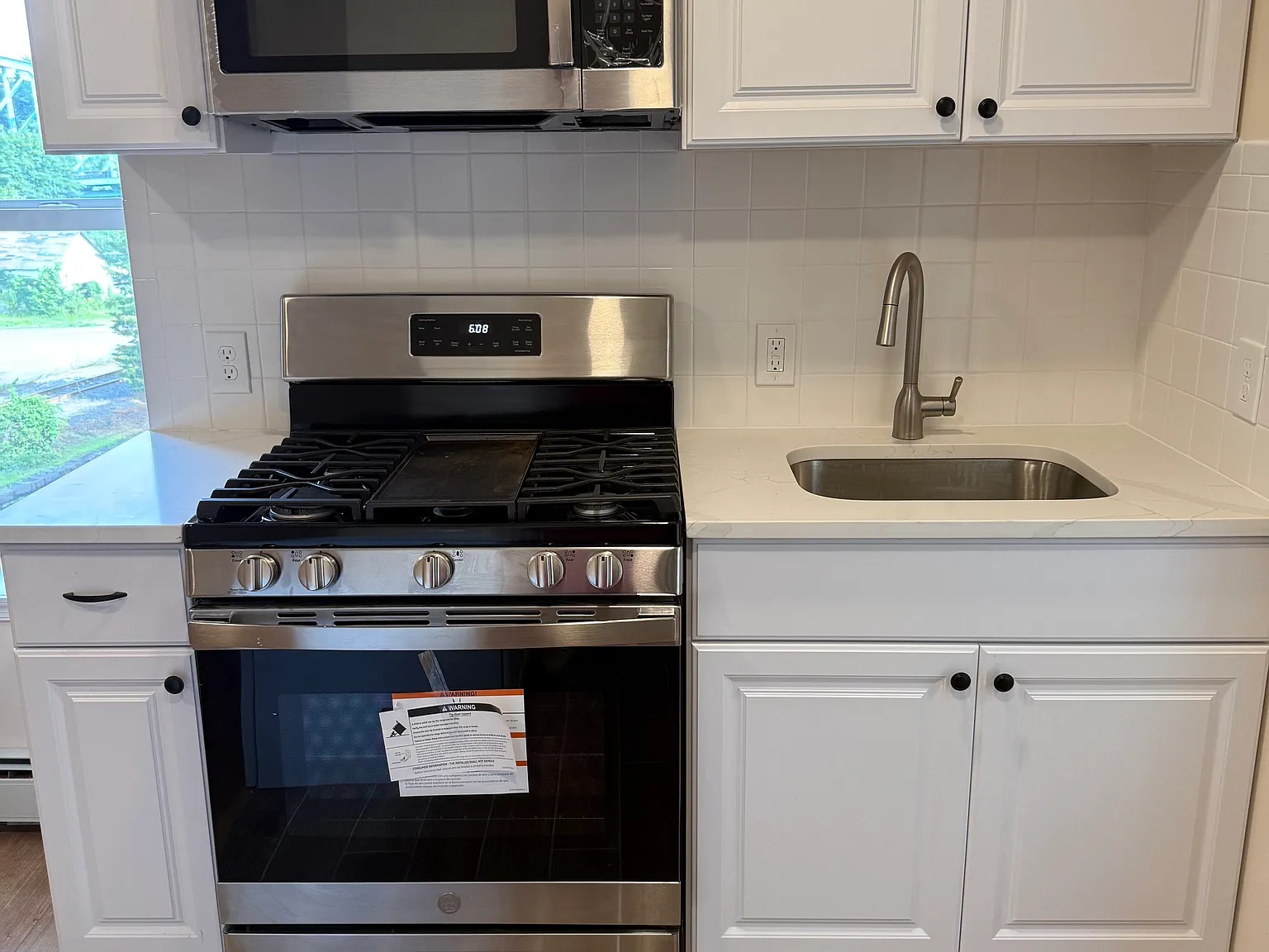 2 bed, 500 sqft, $1,900 — Photo 4