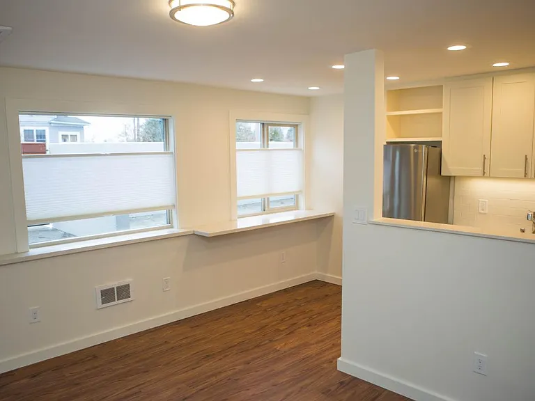 2719 E Pike St #4 — Photo 4