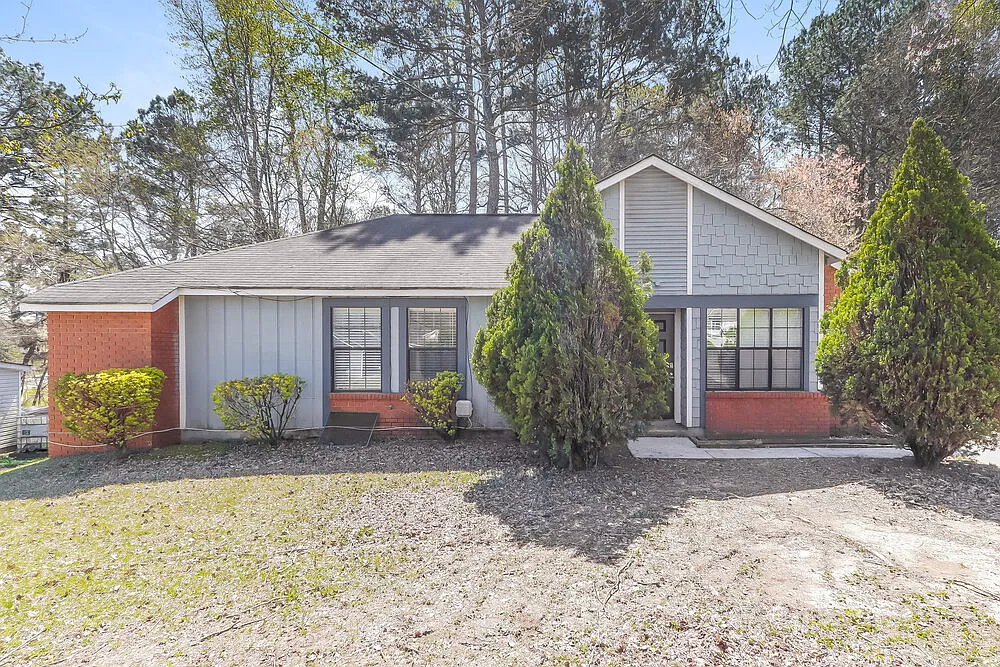 3 bed, 2.0 bath, 1291 sqft, $1,615 — Photo 1