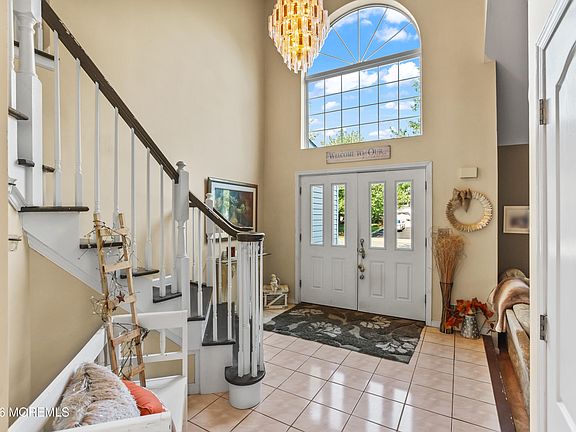 5th image of 2 Macintosh Court