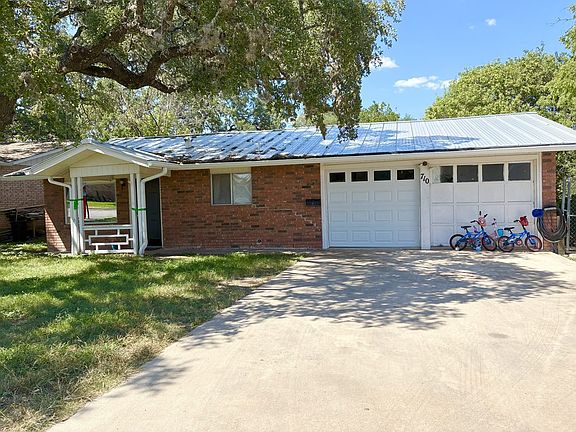 2nd image of 710 Lake Dr N