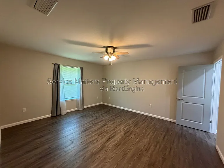 5553 Riviera Dr — Photo 13