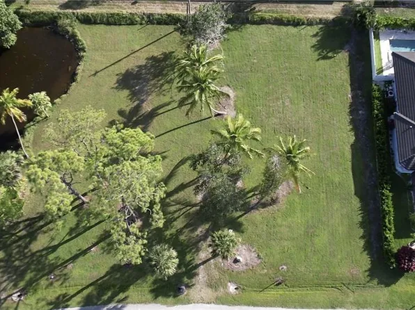 2710 Linda DR, NAPLES, FL 34112