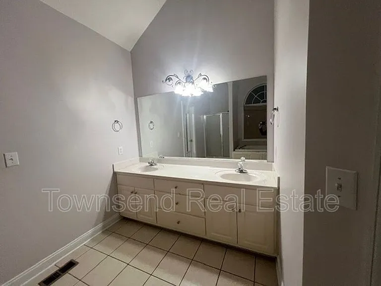 305 W Summerchase Dr — Photo 13