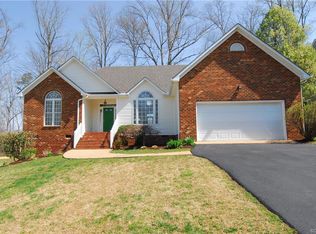 6537 Saint Cecelia Dr, Midlothian, VA 23112