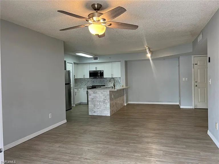 1210 Wildwood Lakes Blvd #206 — Photo 3