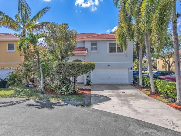 300 SW 100th Ave, Pembroke Pines, FL 33025