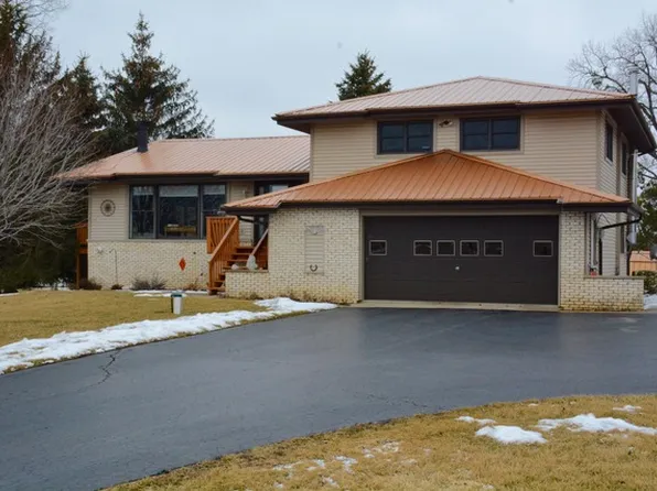 3207 Miller Rd, Marengo, IL 60152