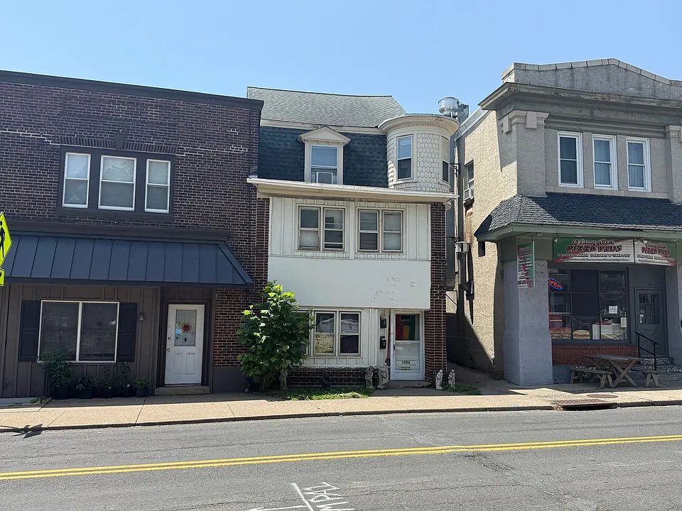 108 N Main St #D