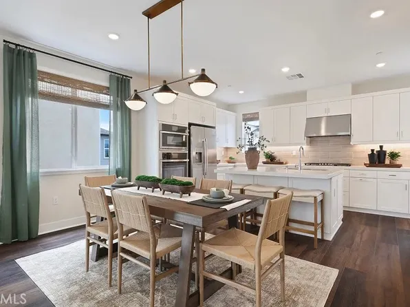 27462 N Limber Pine Pl, Valencia, CA 91381