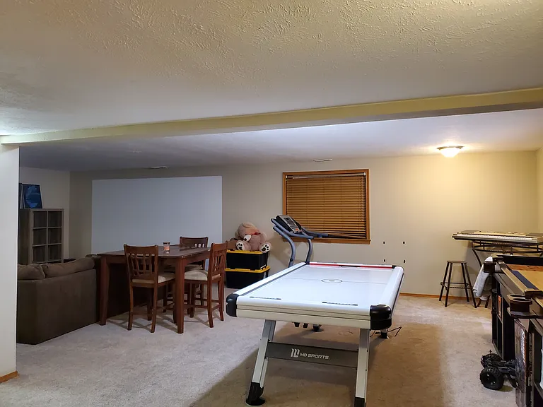 322 W Charlton Ave — Photo 17