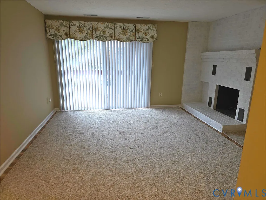 Building Photo - 4003 Governors Sq #8