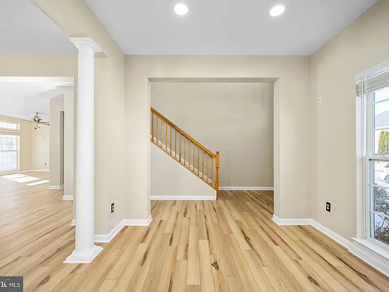 9320 Birch Cliff Dr — Photo 7