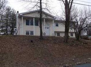 14 Wayne Dr, Poughkeepsie, NY 12601