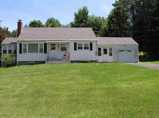 15 Robert Rd, Poughkeepsie, NY 12603