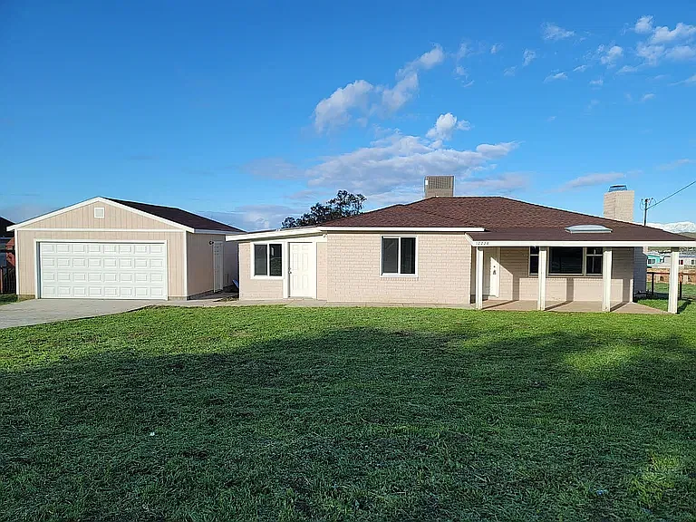 3 bed, 1600 sqft, $2,990 — Photo 1