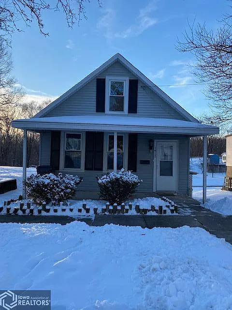 1413 Gnahn St photo 1