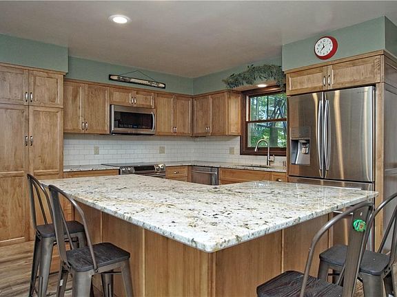 3rd image of 16320 Forge Hill Dr