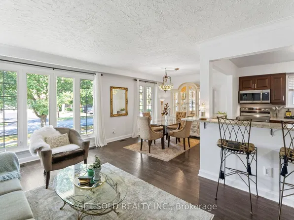 7 Watercliffe Rd, Toronto, ON M9W 4E5