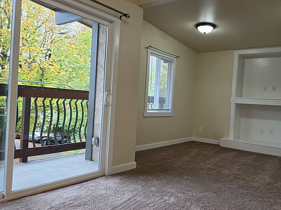 4th image of 1446 E Roy St APT 301
