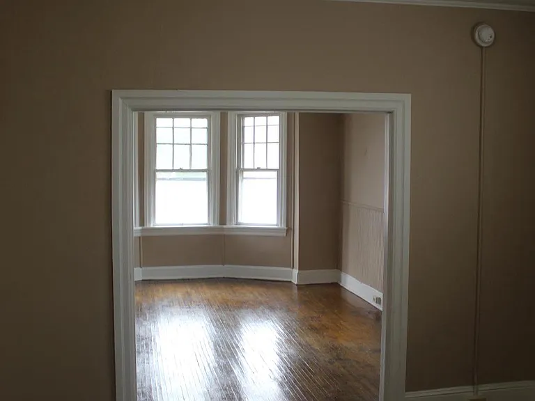 112 E Washington St #3W — Photo 8