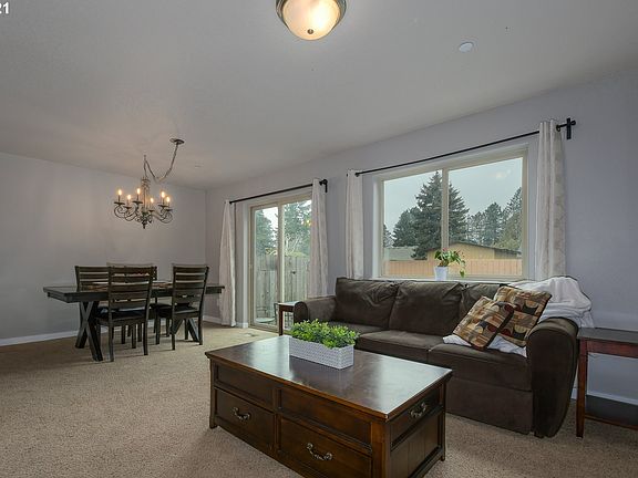 4th image of 816 NE 109th Ct
