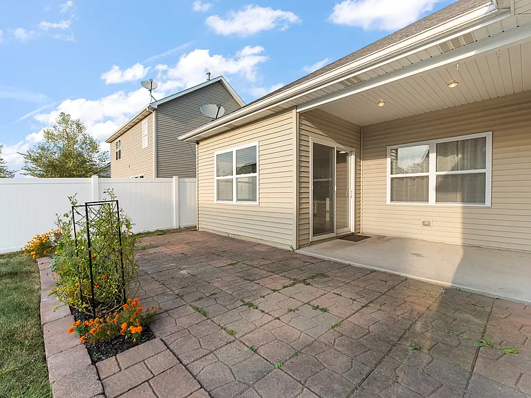 10334 Nelson St — Photo 38