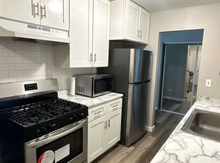 318 N Salem Ave #1, Arlington Heights, IL 60005