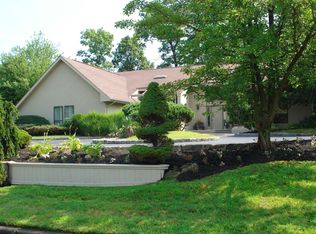 27 Tamara Ct, Melville, NY 11747