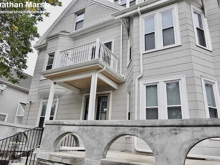 Virginia St — Photo 20