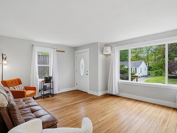 4th image of 216 Ridgeway Ave