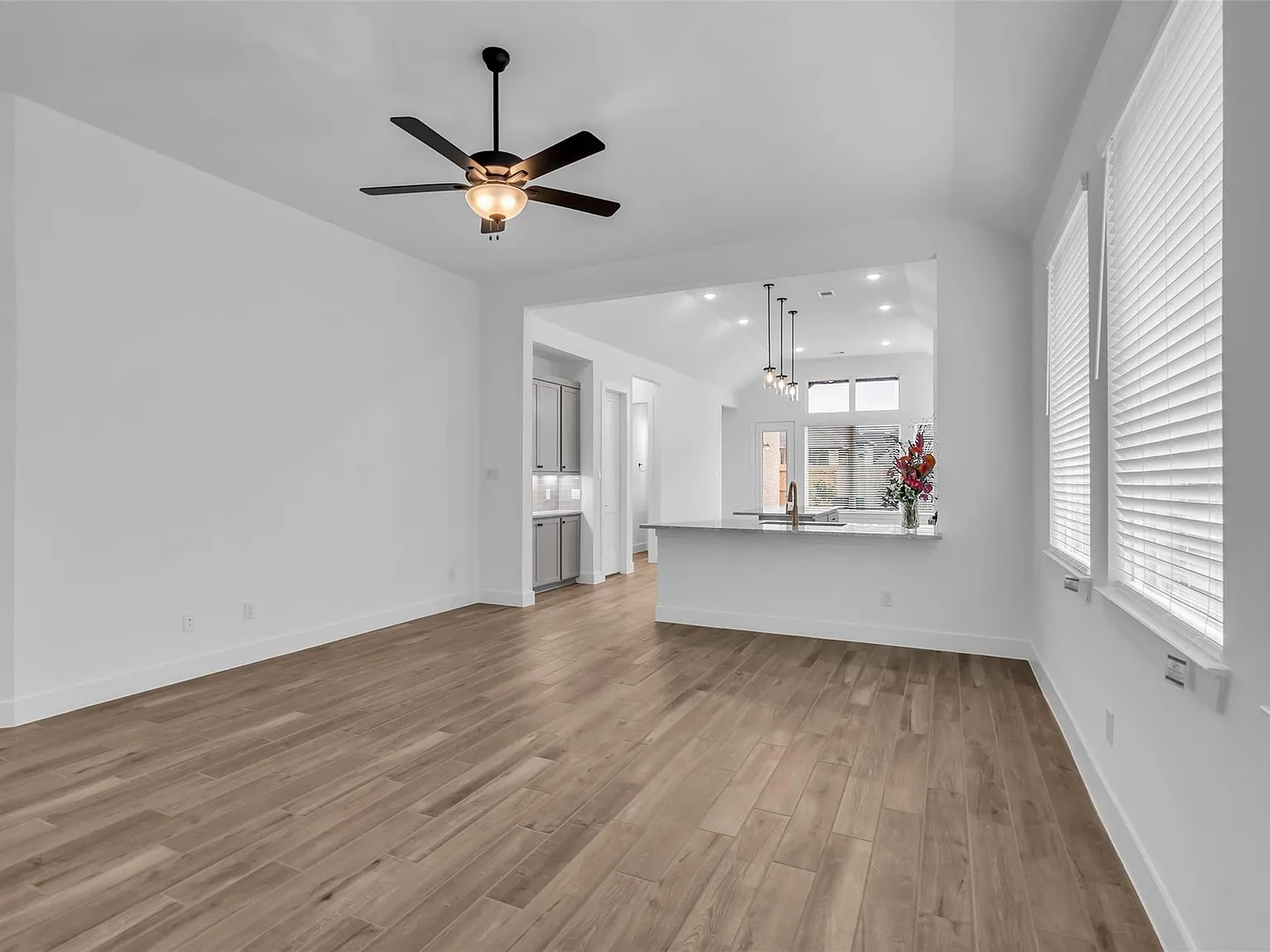 3 bed, 2.5 bath, 2143 sqft, $2,500 — Photo 4