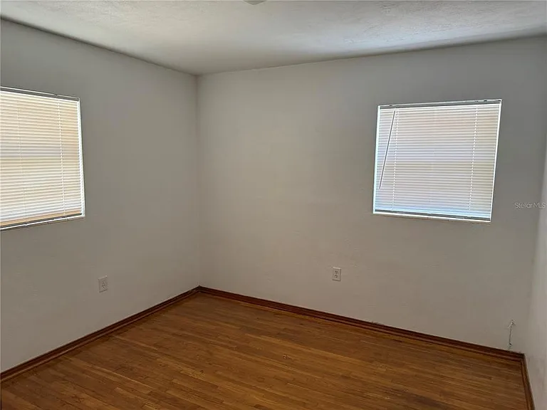 1247 Lakeview Dr — Photo 16