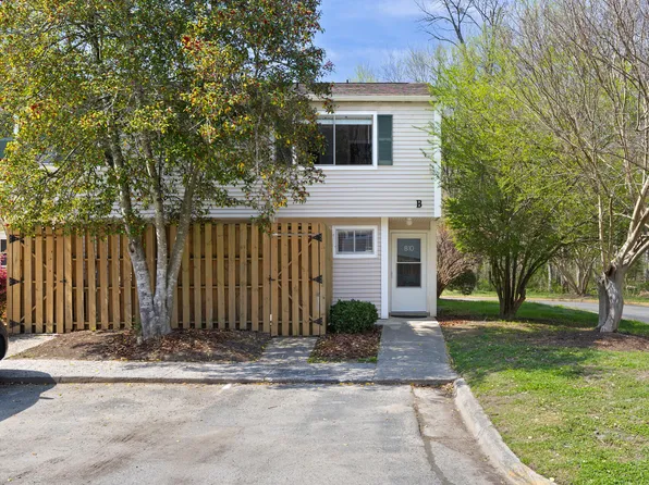 220 Elizabeth St APT B10, Chapel Hill, NC 27514