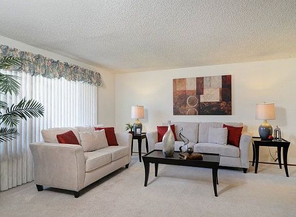 3rd image of 4475 Park Paxton Pl