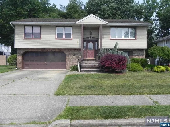 10 Mariani Dr, Little Ferry, NJ 07643