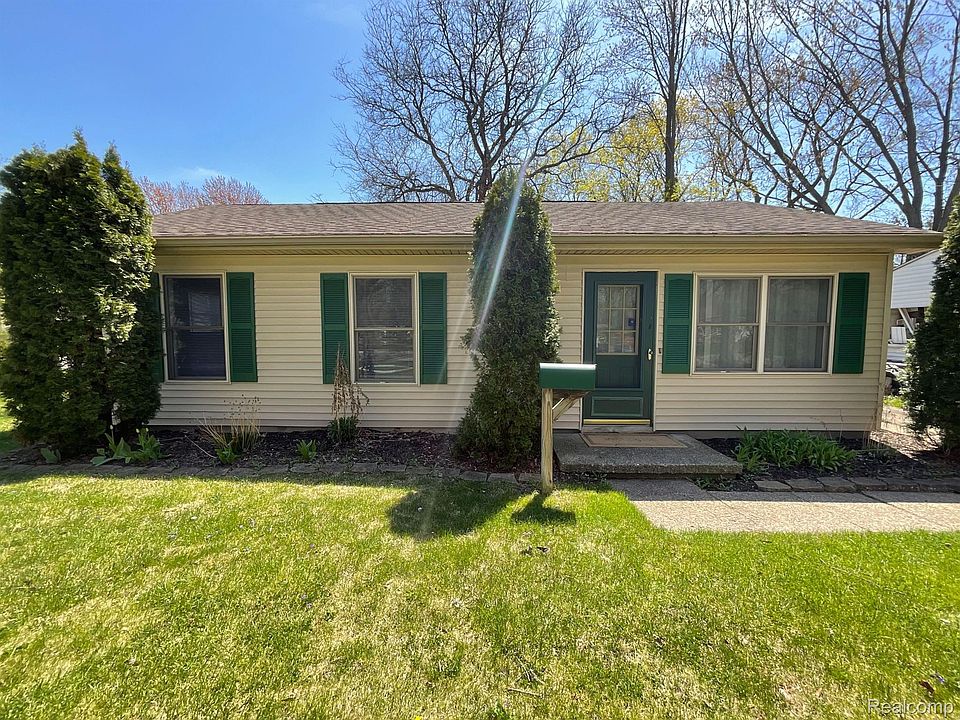 1st image of 3674 Oakwood St