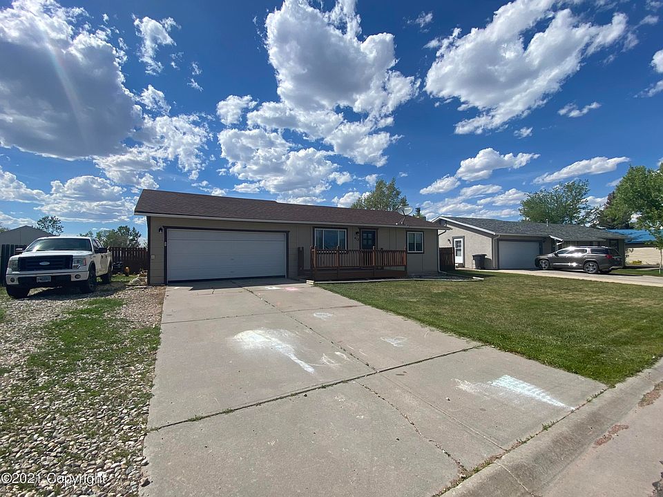1st image of 413 Sand Creek Cir