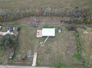 638 Kelly Ln, Holiday Lakes, TX 77515